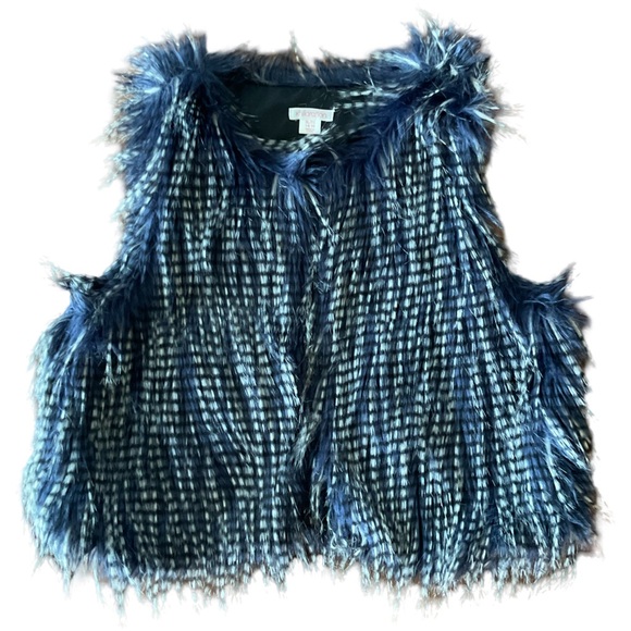 Xhilaration Faux Fur Vest - Picture 1 of 7